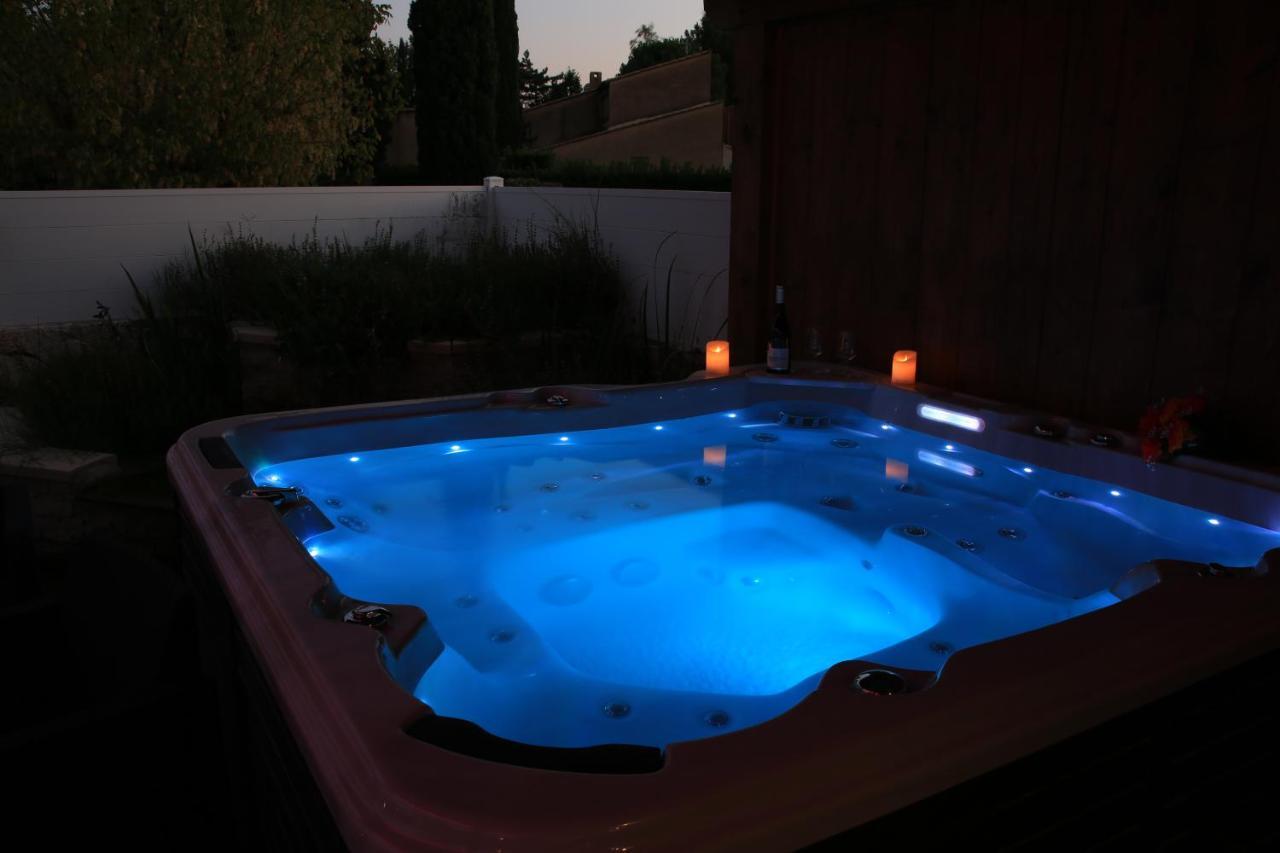 Chalet Mont Ventoux Et Chalet Vip Camaret-sur-Aigues Esterno foto