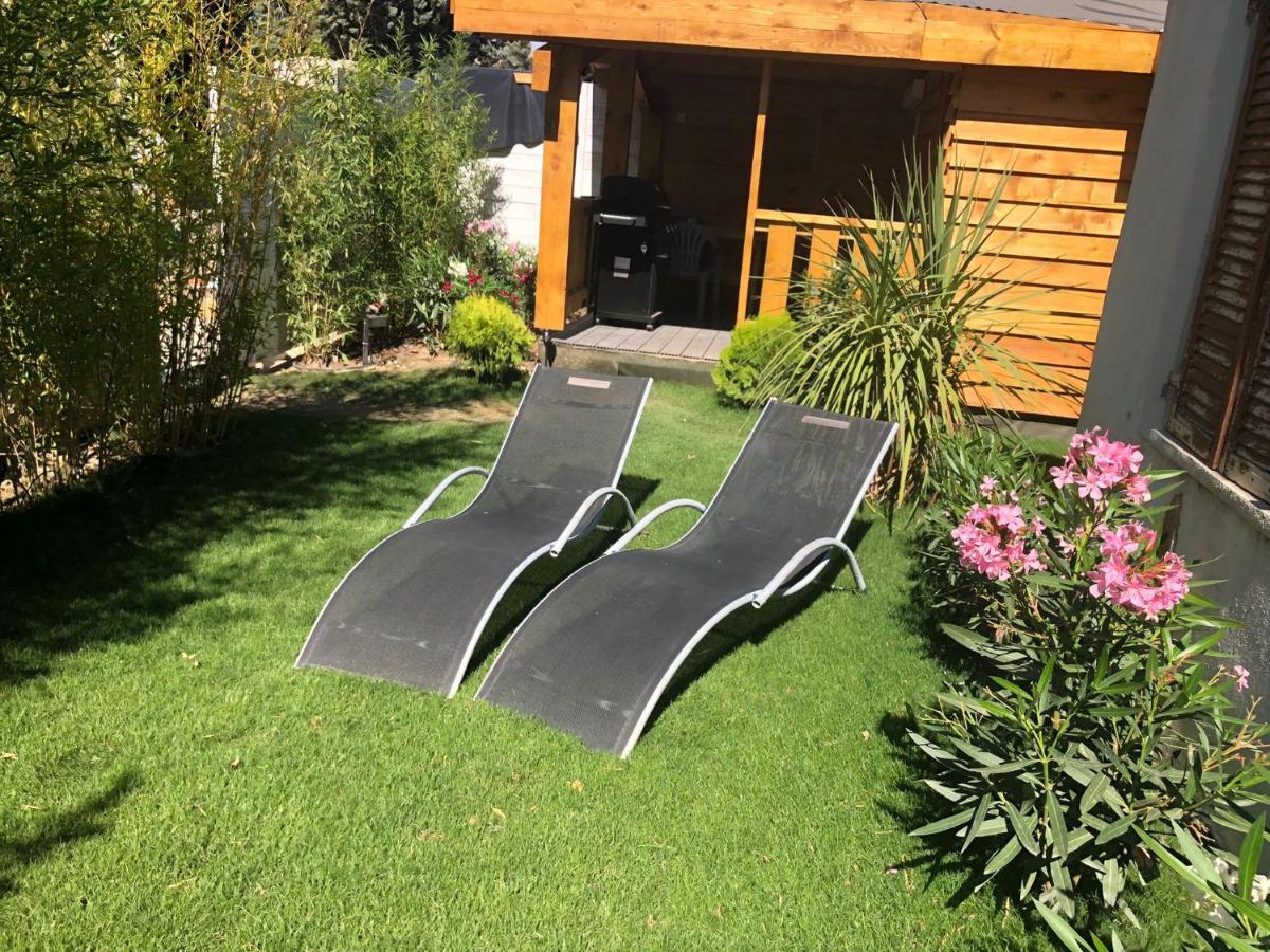 Chalet Mont Ventoux Et Chalet Vip Camaret-sur-Aigues Camera foto